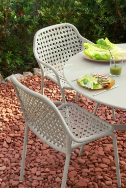 CHAISE