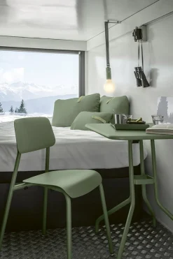 CHAISE