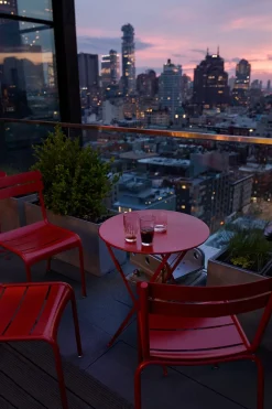 CHAISE
