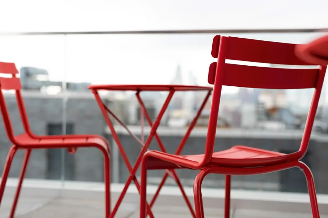 CHAISE