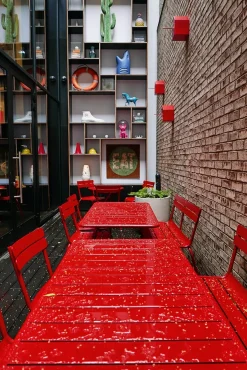 CHAISE