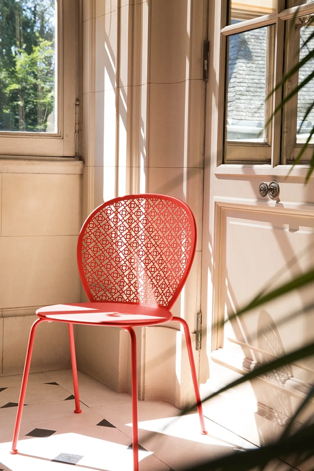 CHAISE