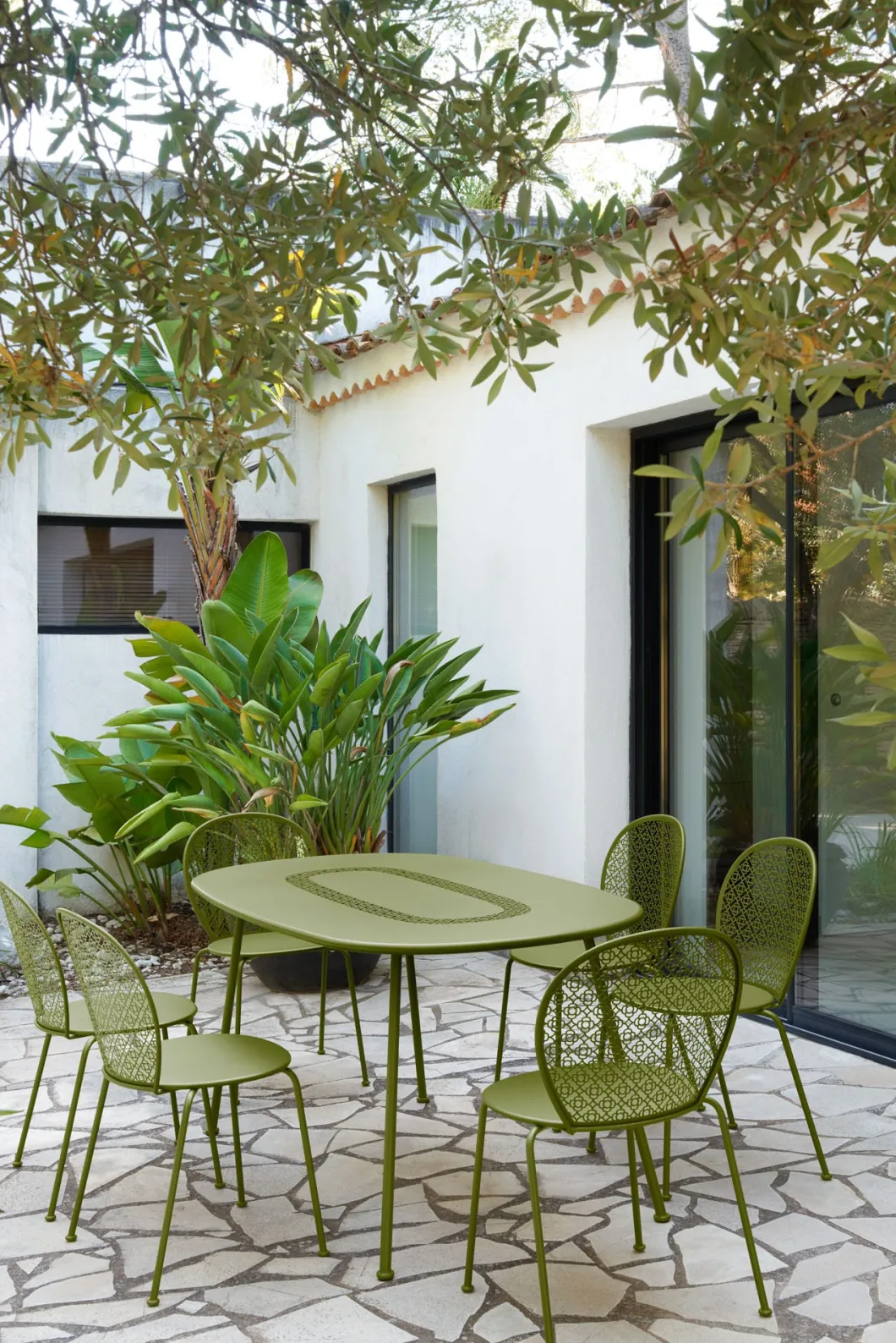 CHAISE