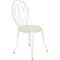 CHAISE