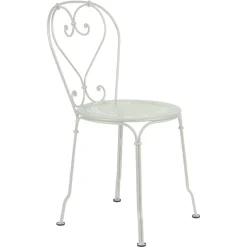 CHAISE