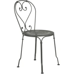 CHAISE