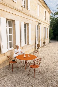 CHAISE