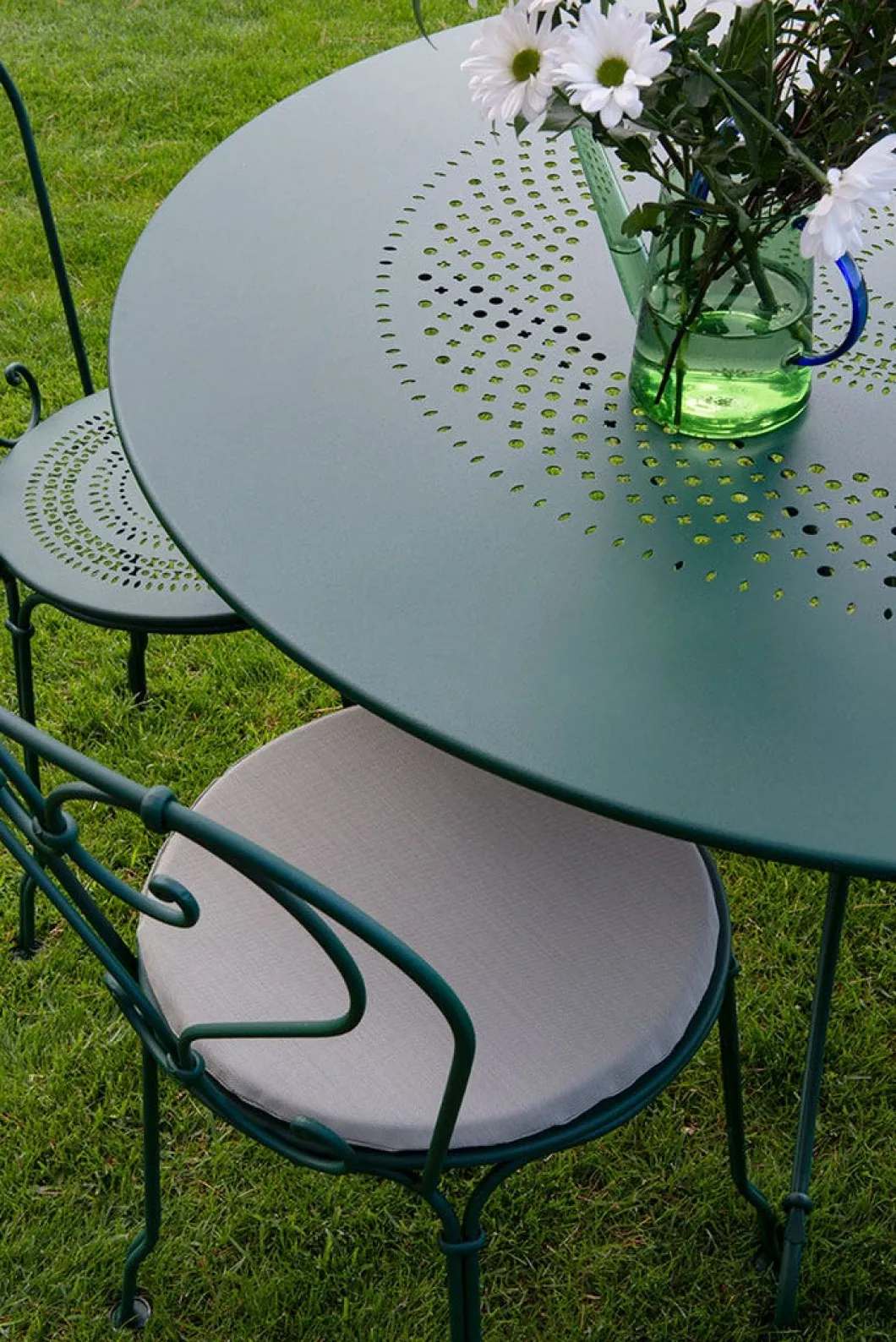 CHAISE