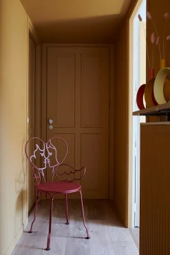 CHAISE
