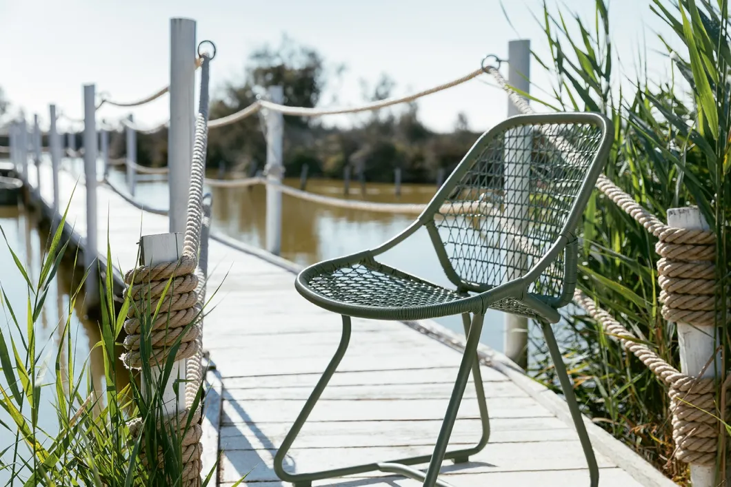 CHAISE