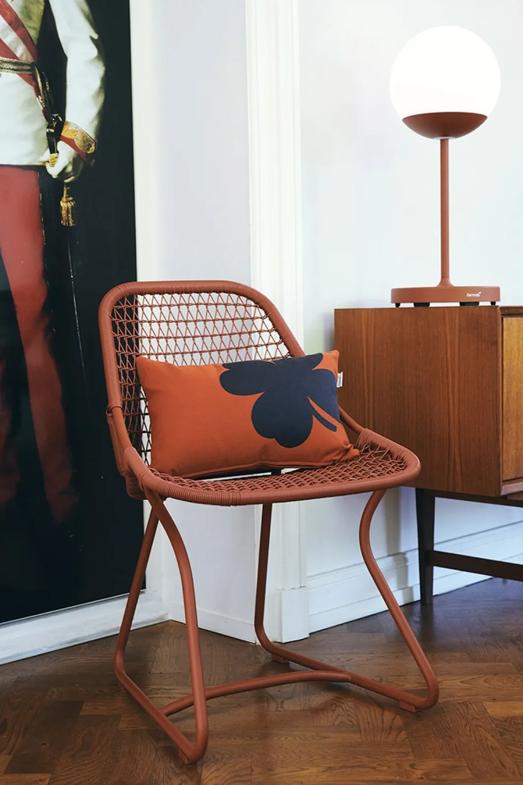 CHAISE
