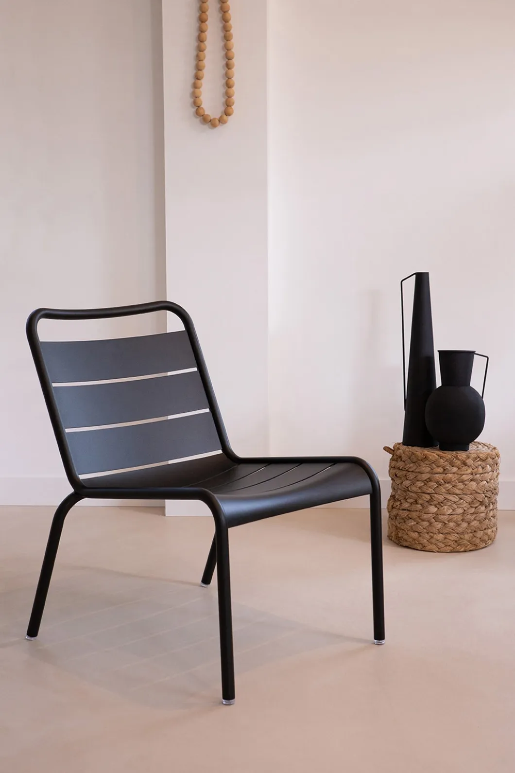CHAISE LOUNGE