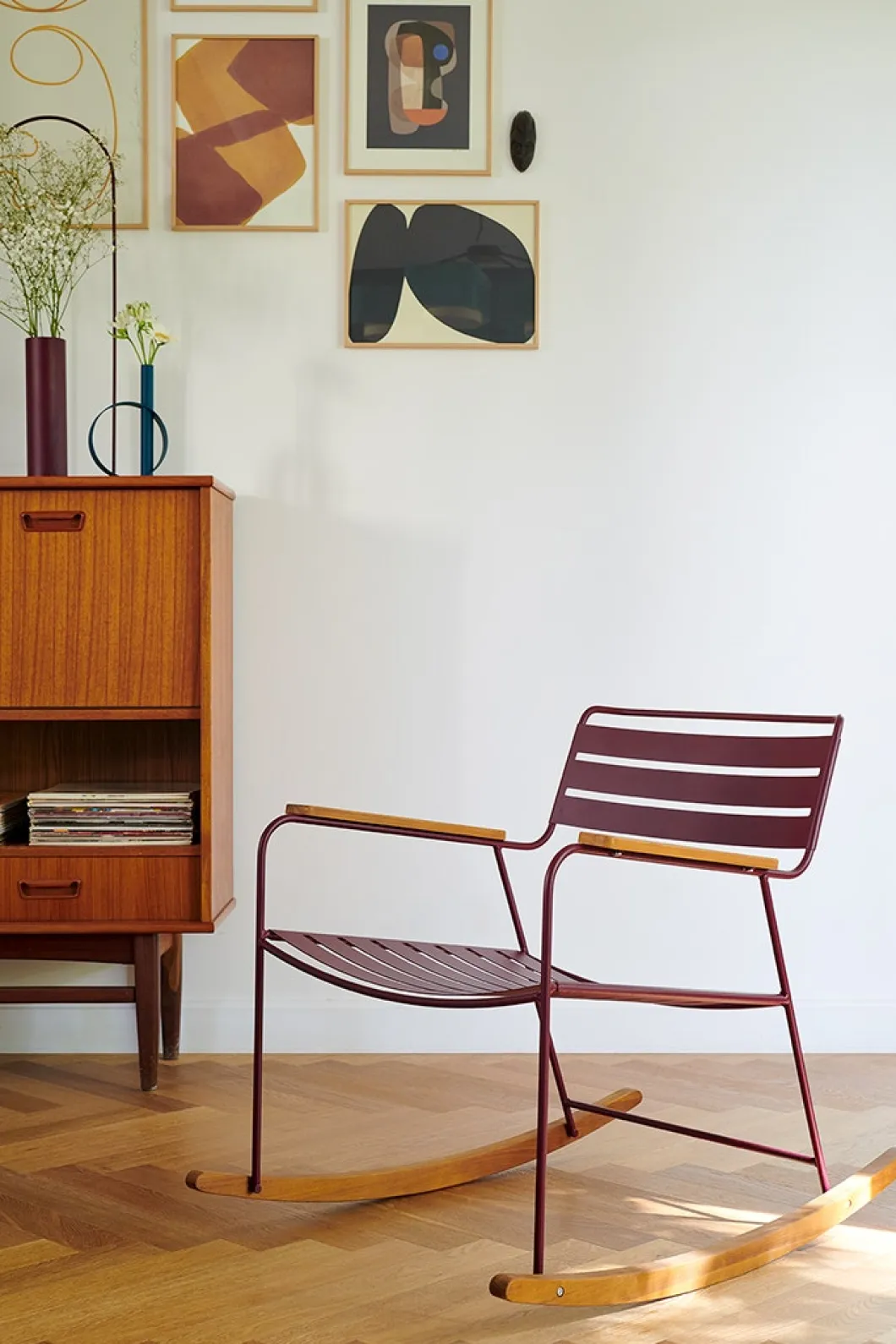 ROCKING CHAIR