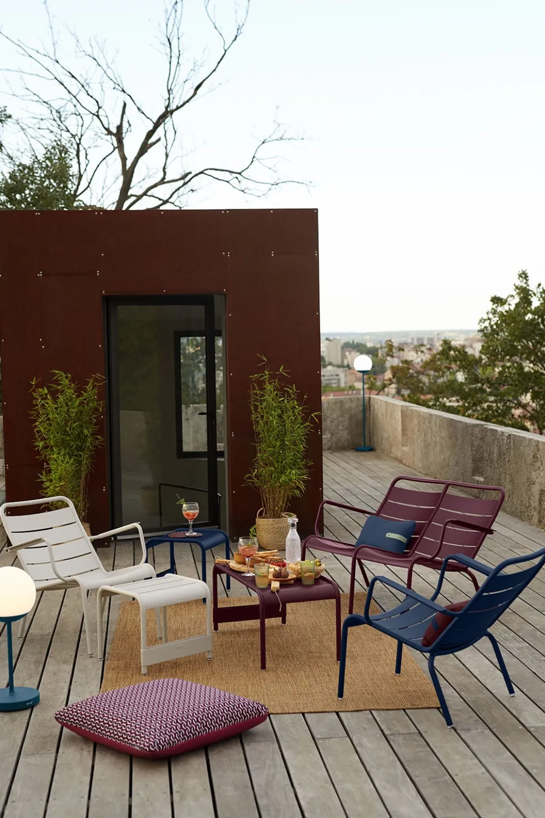 TABLE BASSE / BANC 86 X 44 CM