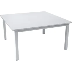 TABLE 143 X 143 CM