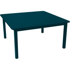 TABLE 143 X 143 CM