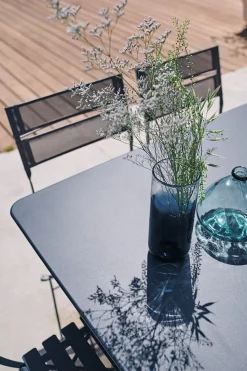 TABLE 128 X 128 CM