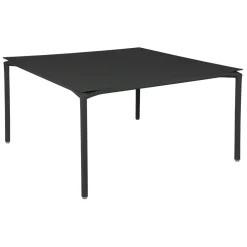 TABLE 140 X 140 CM