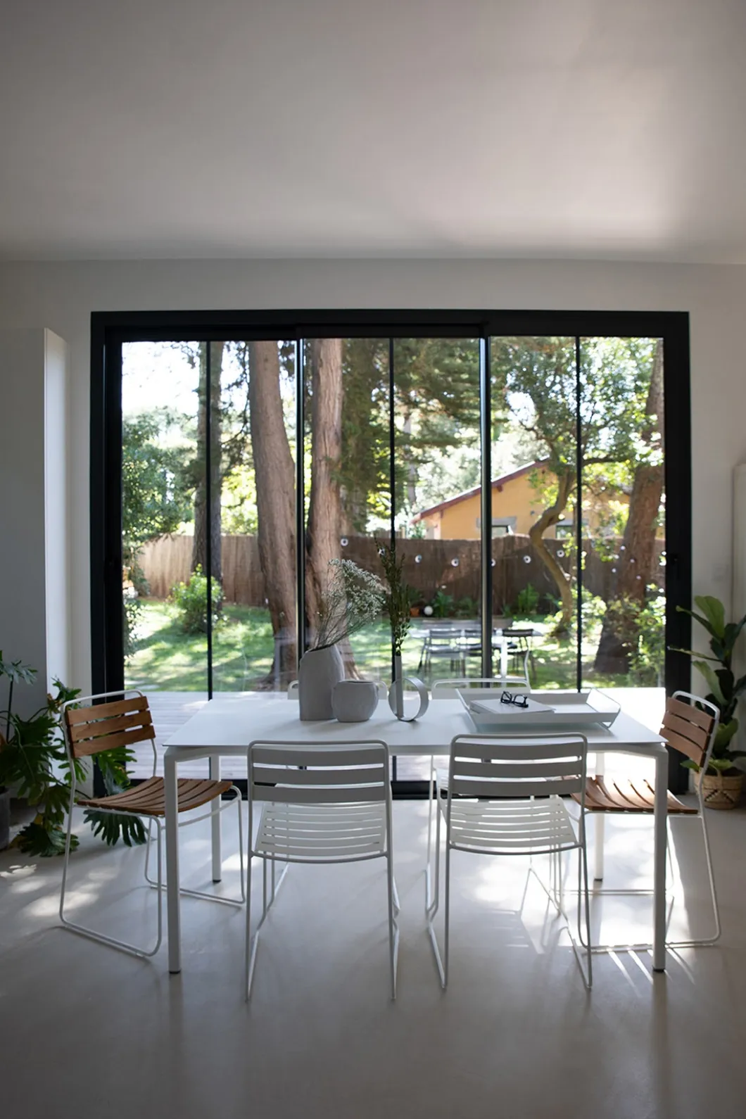 TABLE 160 X 80 CM