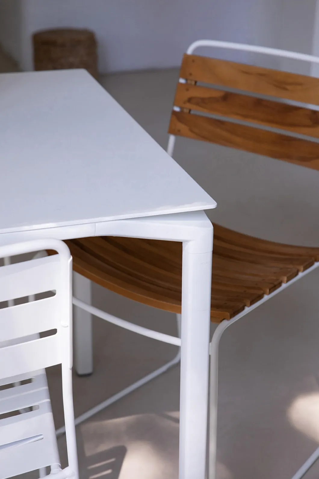 TABLE 160 X 80 CM