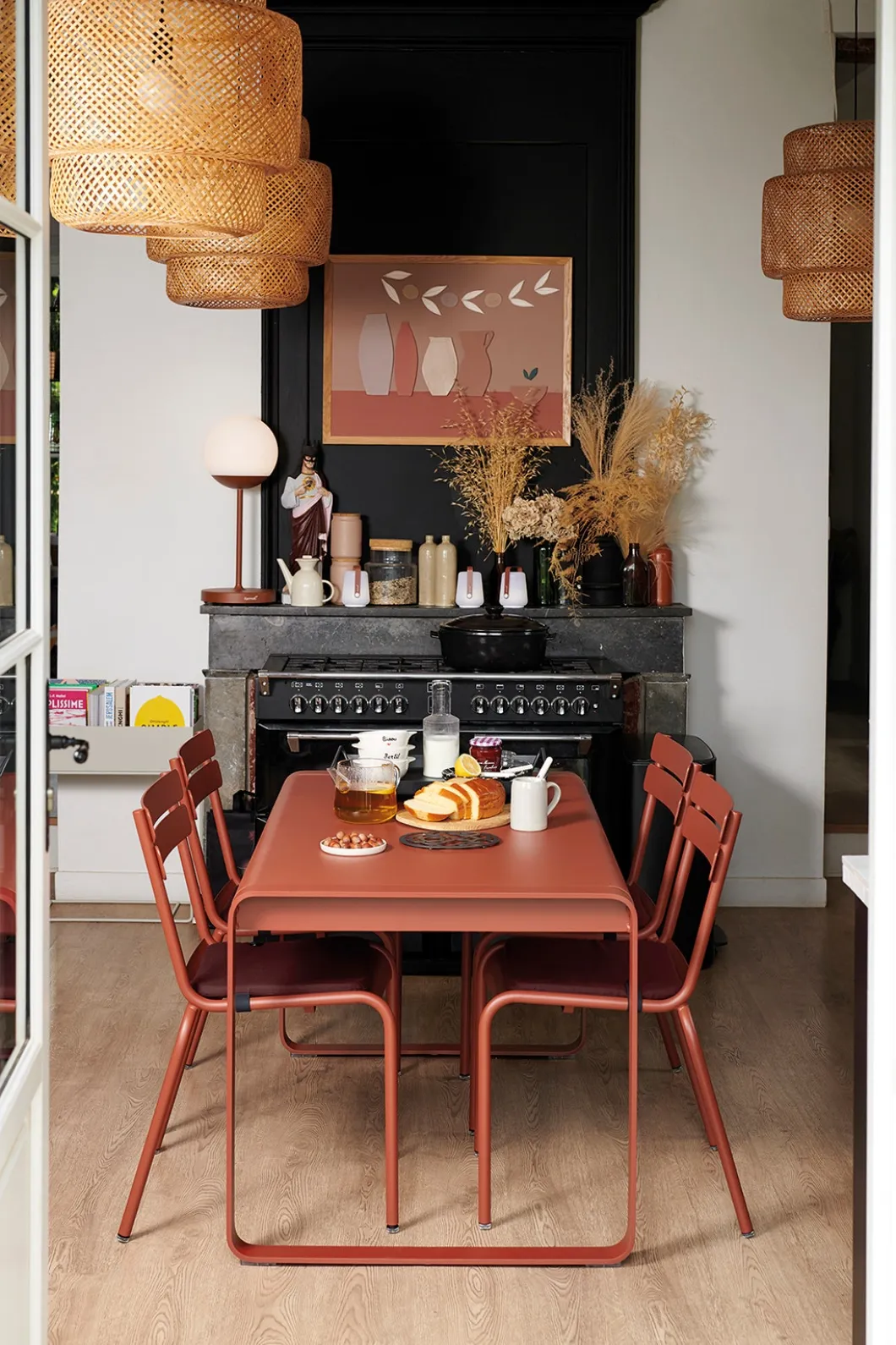 TABLE 140 X 80 CM