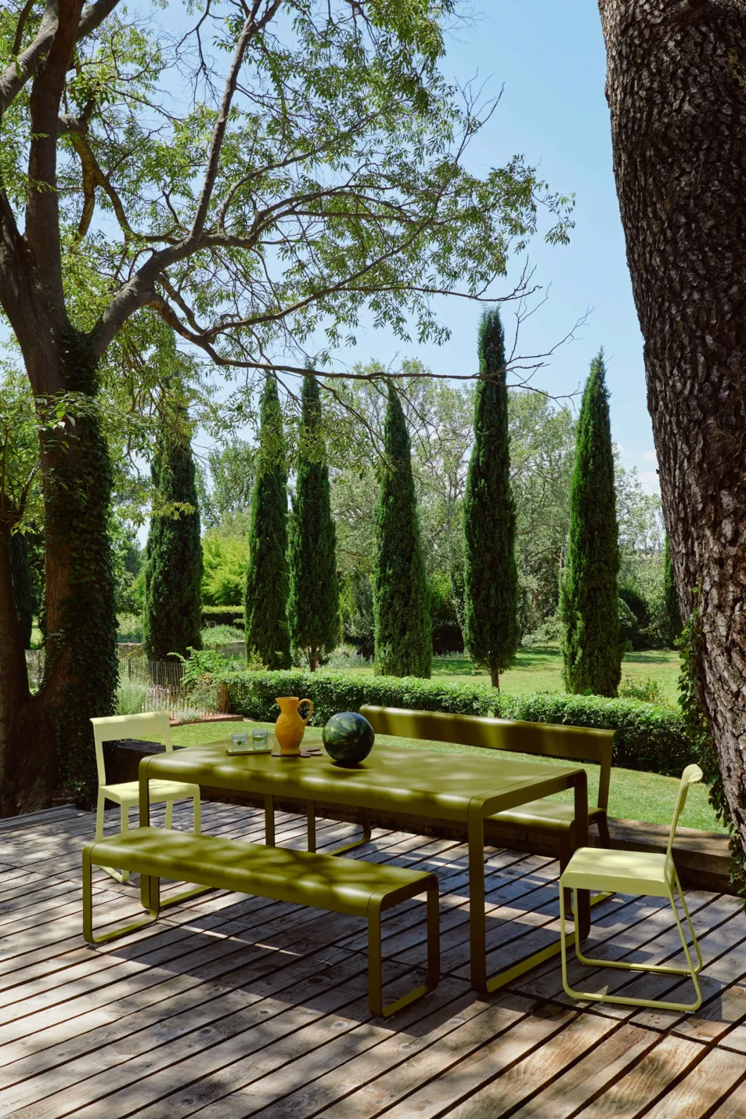 TABLE 196 X 90 CM