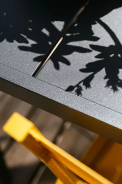 TABLE 205 X 100 CM