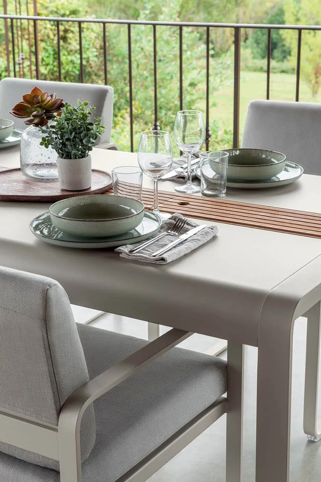 TABLE 196 X 90 CM - AVEC RANGEMENT