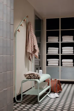 VESTIAIRE
